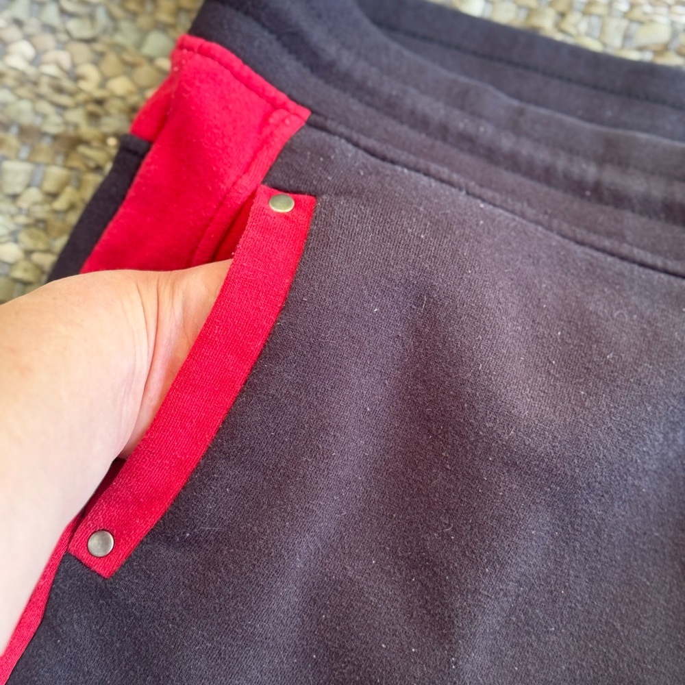 Guess Red and Black Colorblock Abstract Jogger Pants - Picture 2 of 10